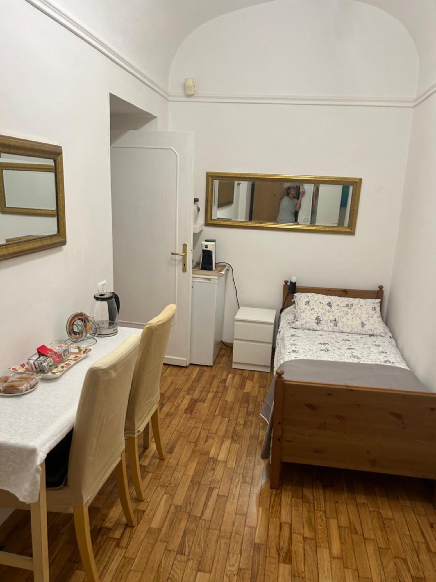 Aurora 31 - Suite & Breakfast โรม ภายนอก รูปภาพ